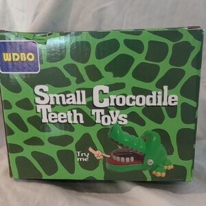 Green Crocodile Teeth Toy